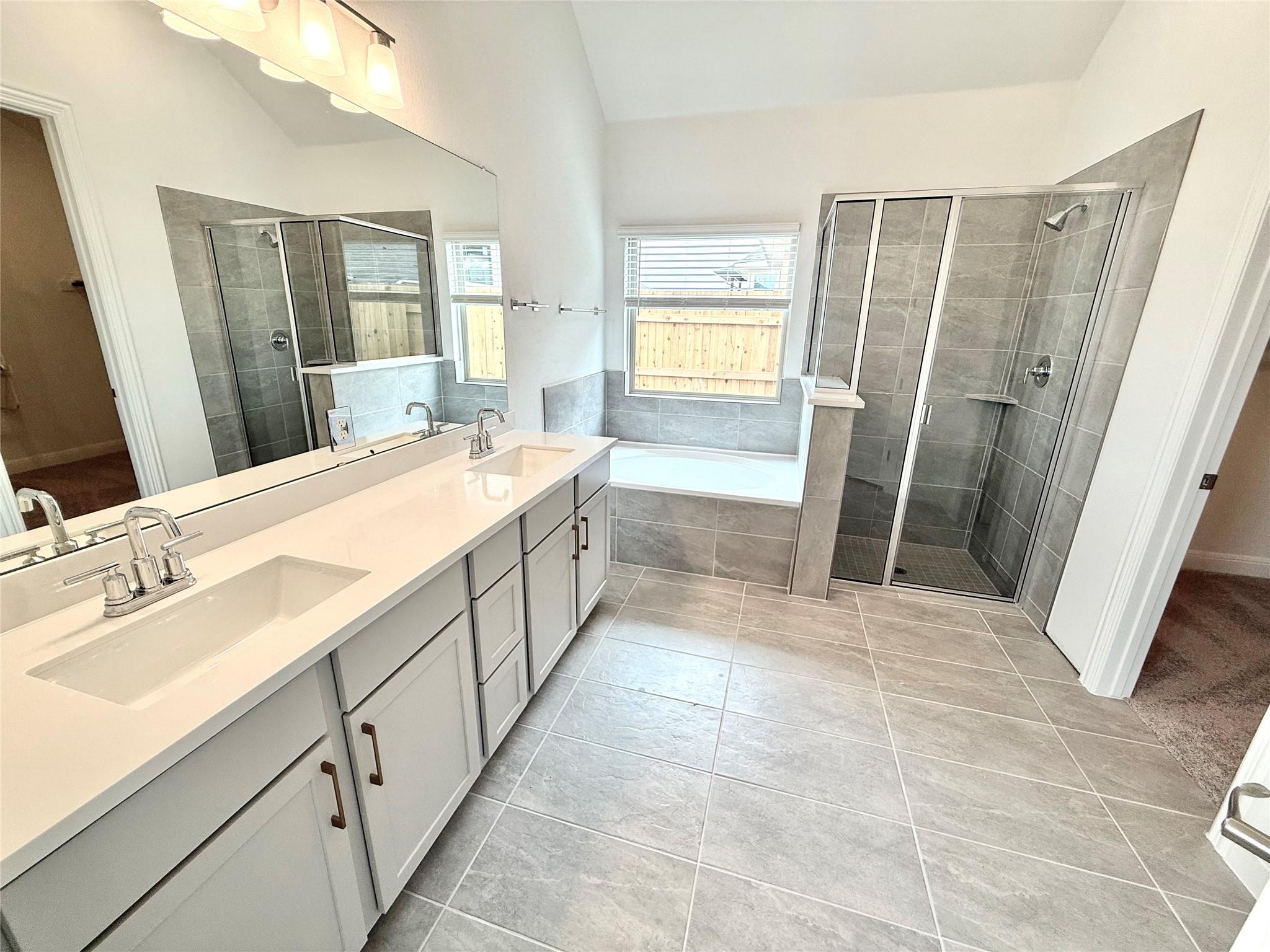 241 Mango CIR
