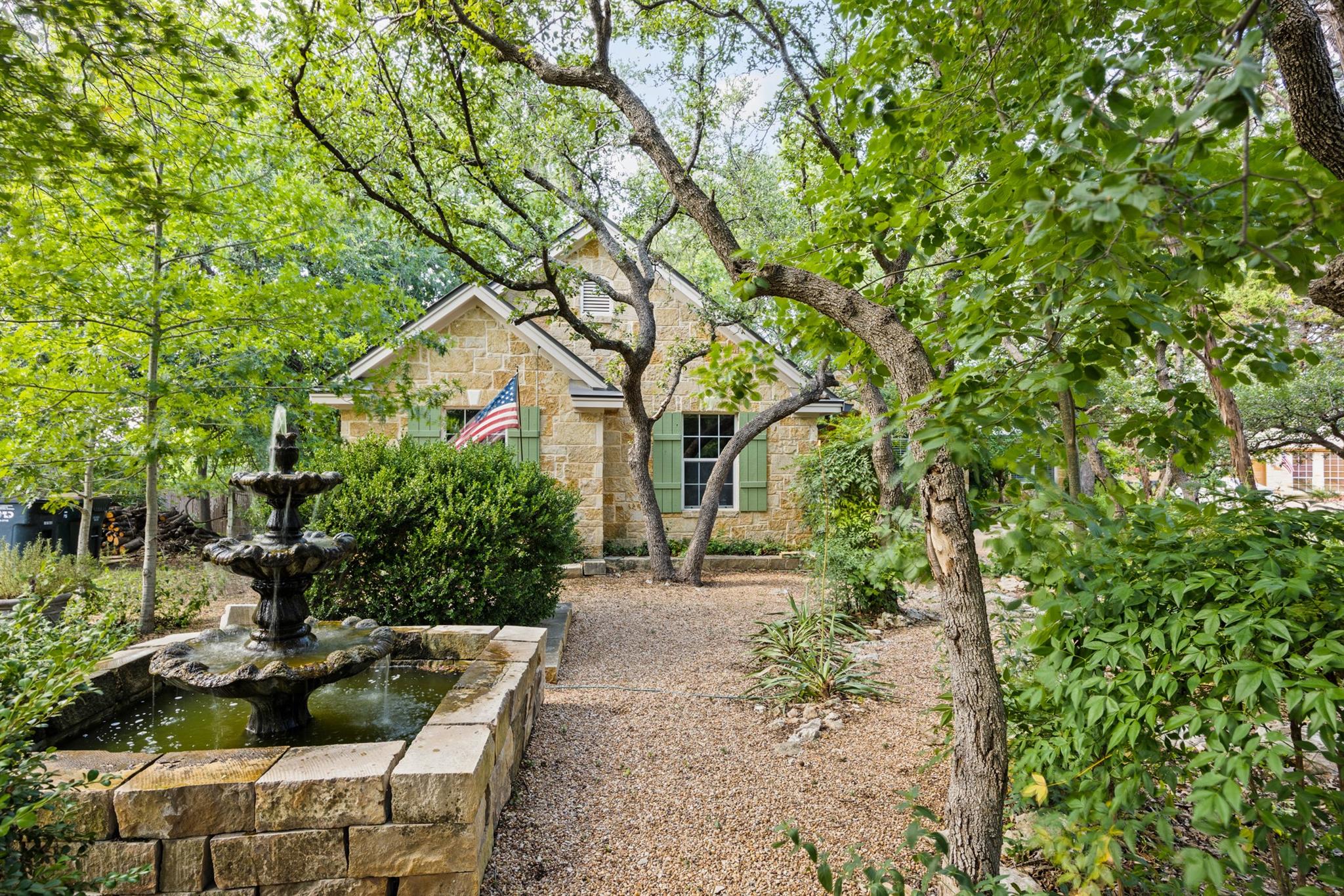 100 Broad Vista CT