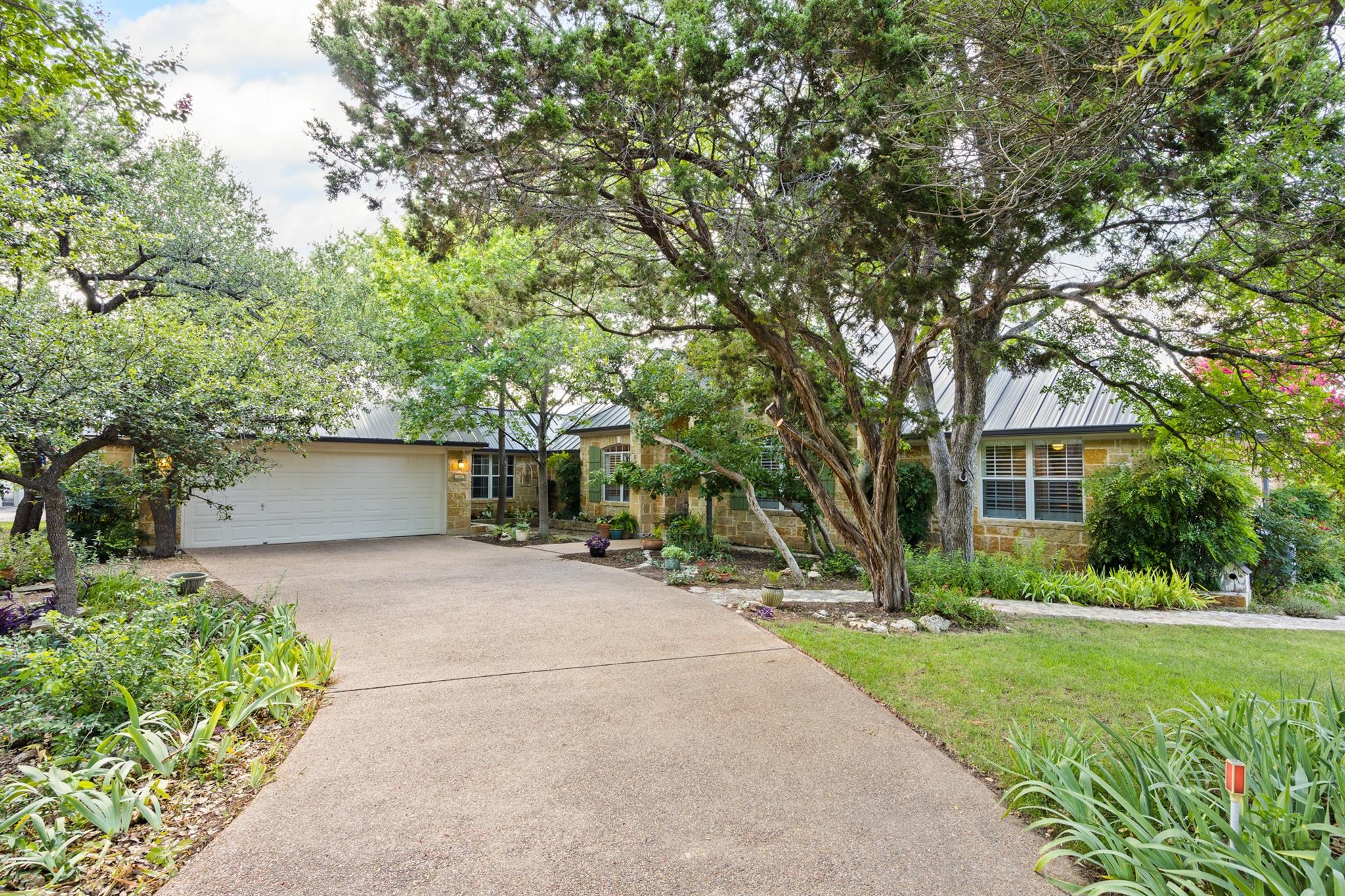 100 Broad Vista CT