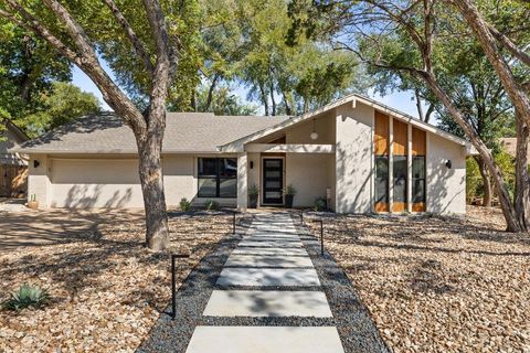 Photo of 4618 Trail Crest CIR, Austin, TX 78735 (MLS # 5716158)