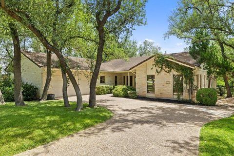 Photo of 110 Blue Jay DR, Lakeway, TX 78734 (MLS # 6720273)