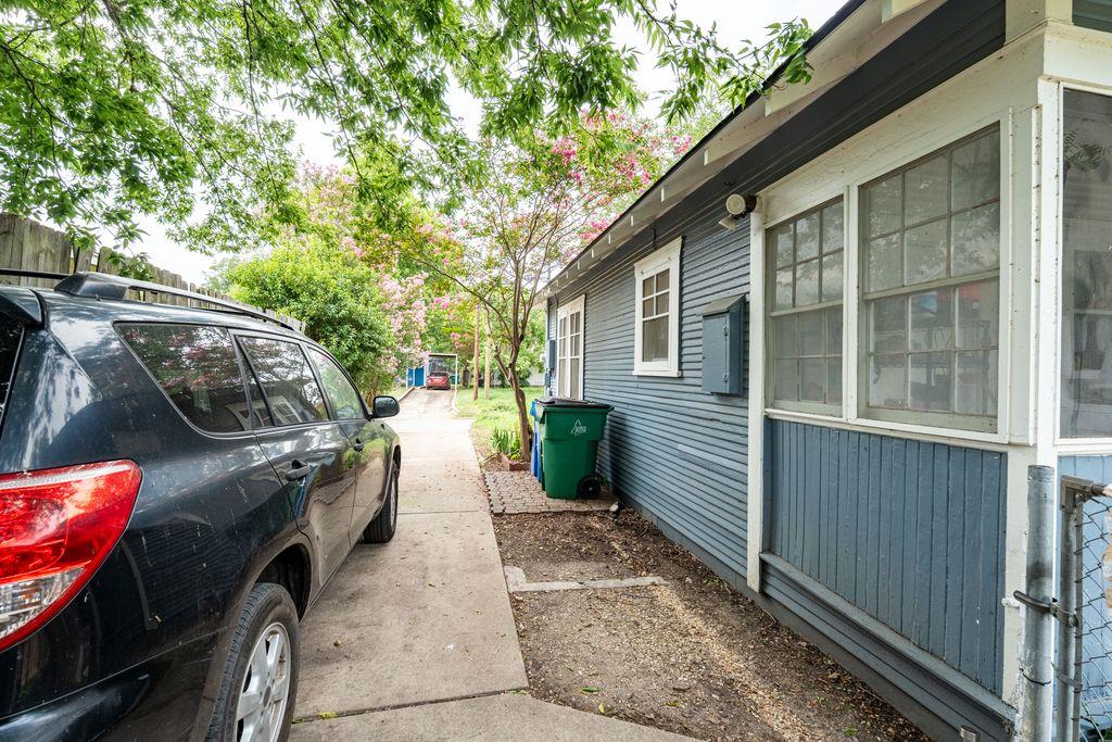 1111 McLain ST