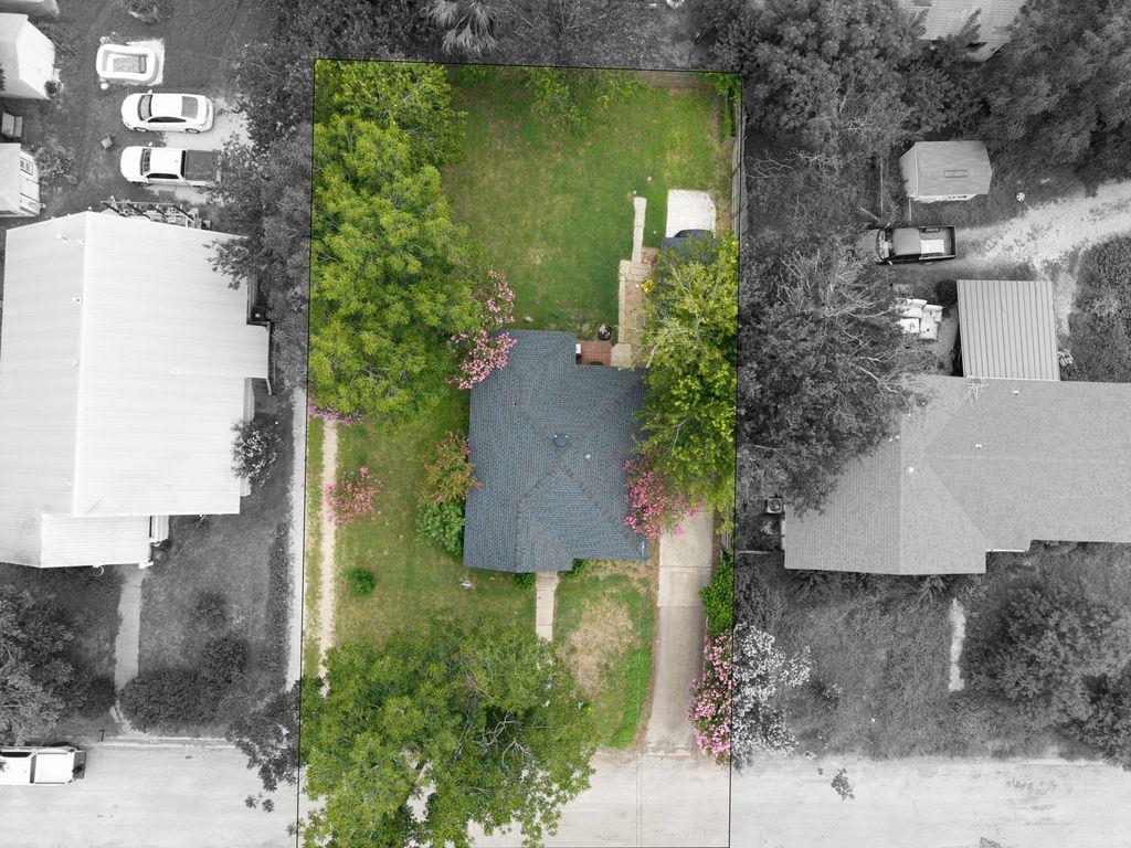 1111 McLain ST
