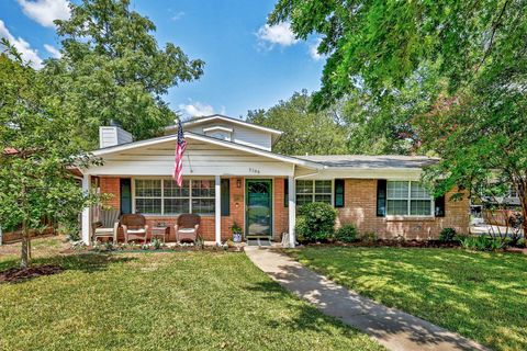 Photo of 3700 Bonnie RD, Austin, TX 78703 (MLS # 1724836)