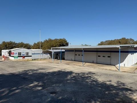 Photo of 804 Bee Creek RD, Spicewood, TX 78669 (MLS # 6723103)