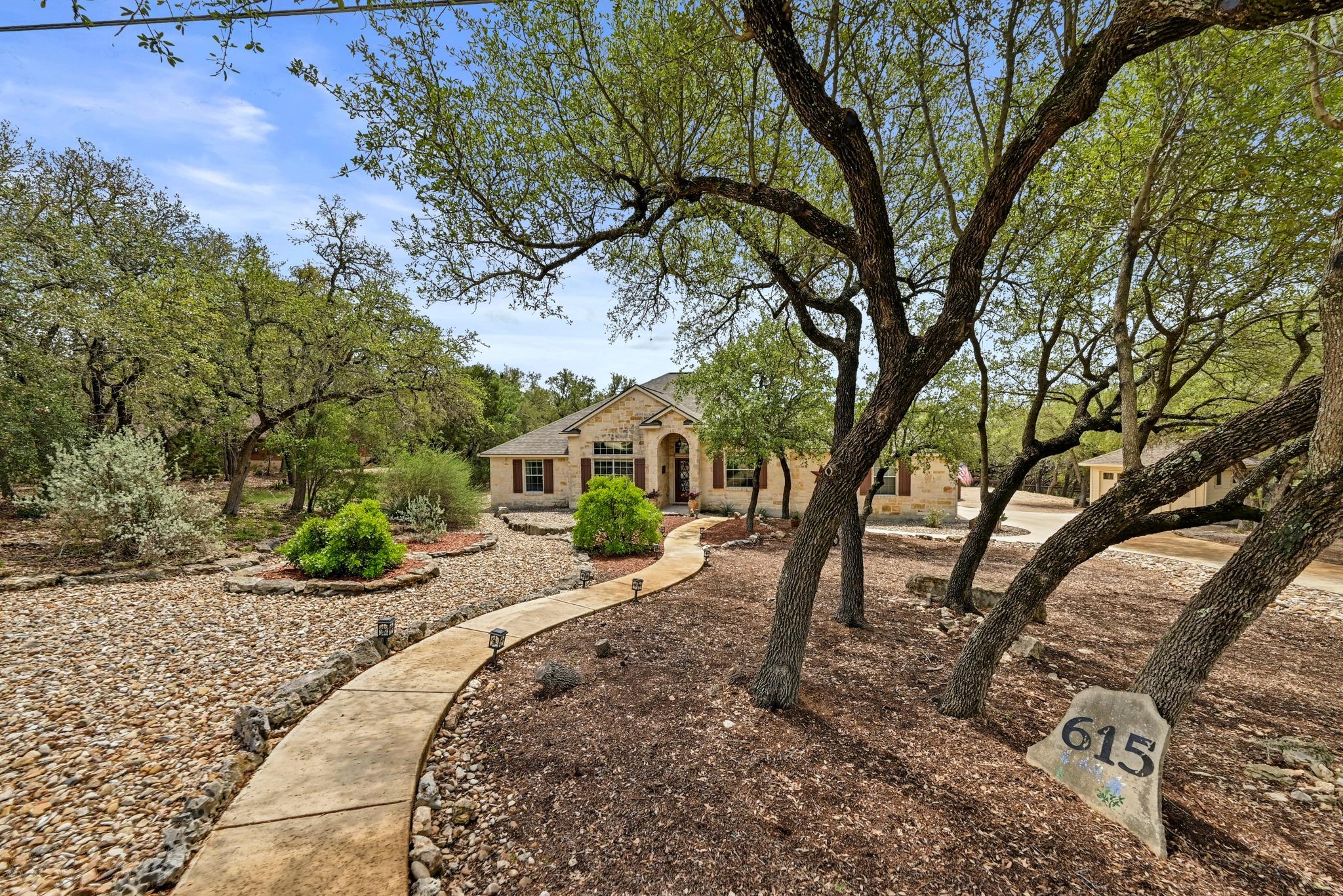 615 Mountain Crest DR