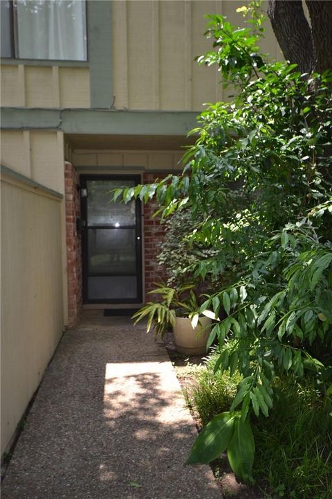 Photo of 900 W Village LN, Austin, TX 78758 (MLS # 9822466)