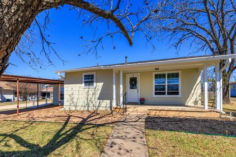 204 Morning Glory DR Fredericksburg TX 78624