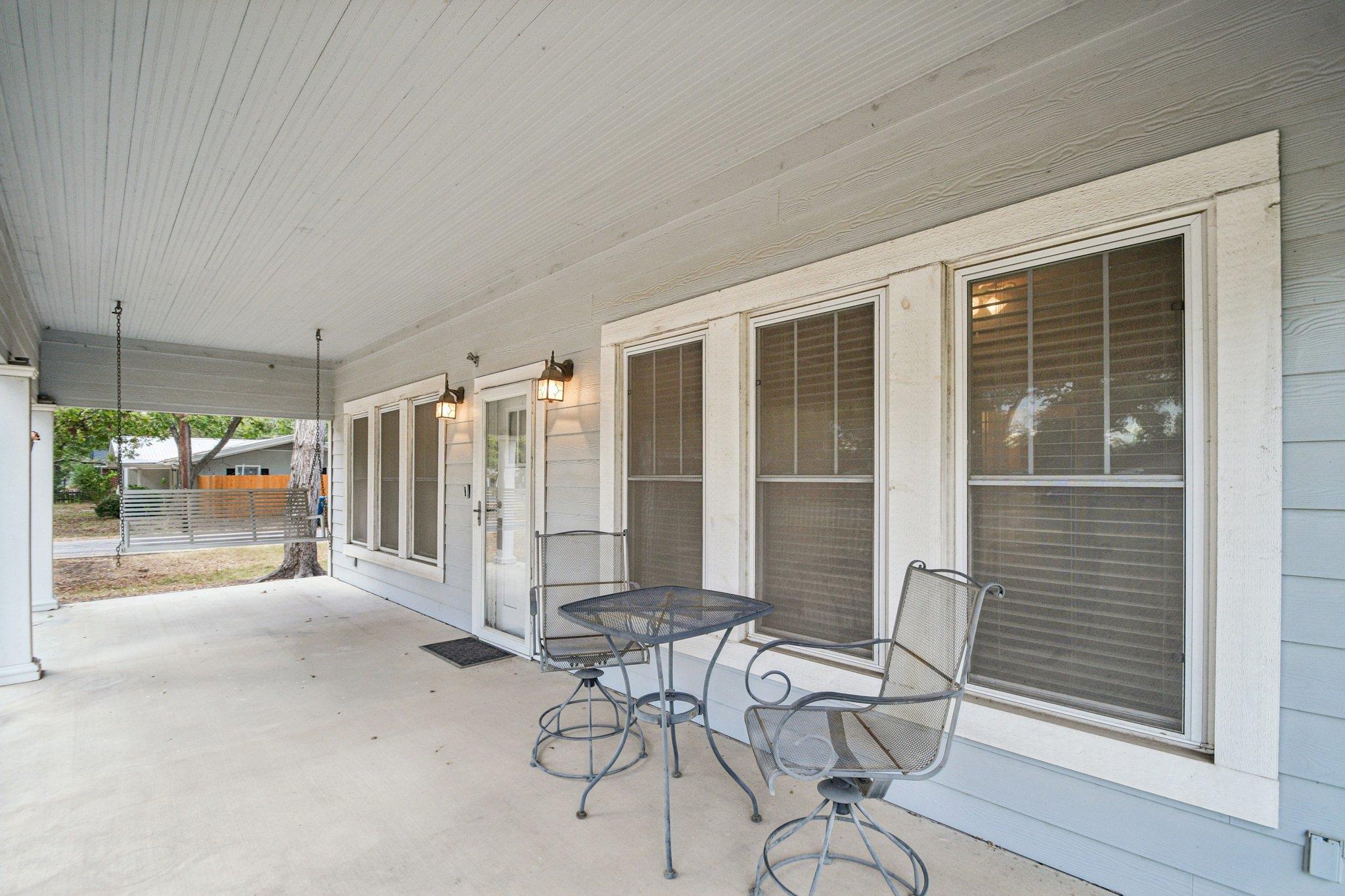 611 N Main ST