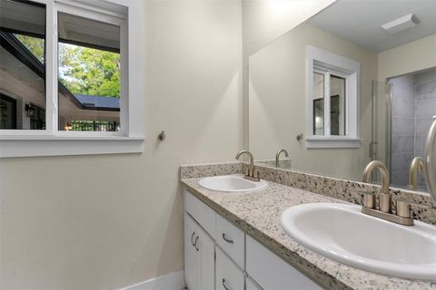Tiny photo for 12333 Blue Water DR, Austin, TX 78758 (MLS # 3585203)