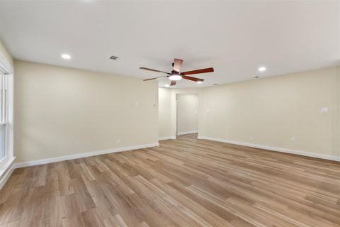 Tiny photo for 12333 Blue Water DR, Austin, TX 78758 (MLS # 3585203)