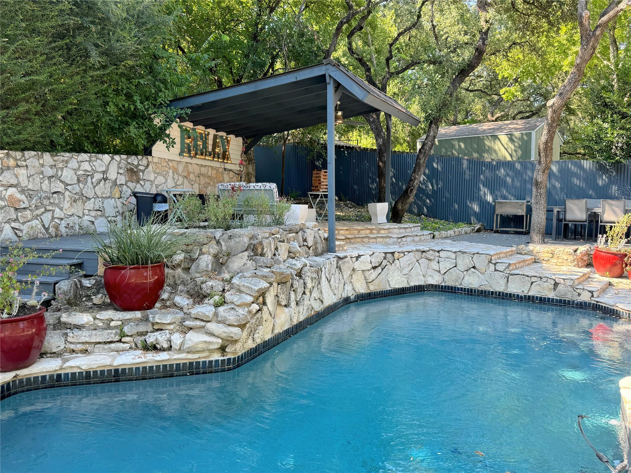 806 Rock Creek DR