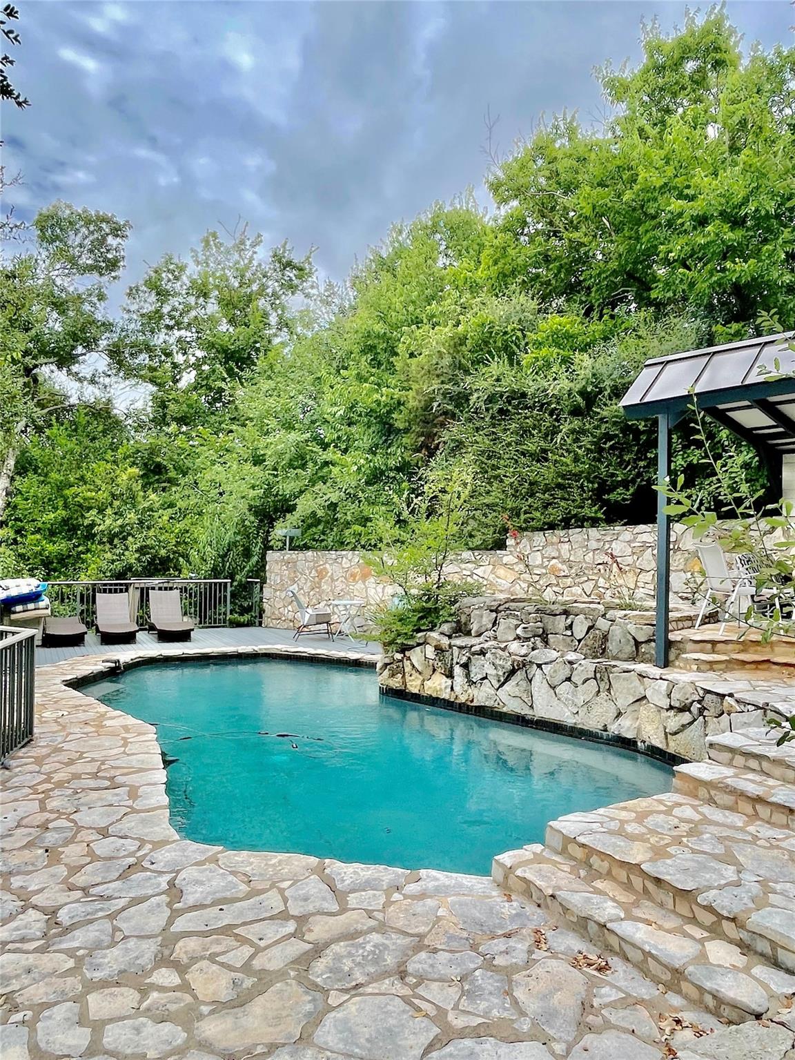 806 Rock Creek DR