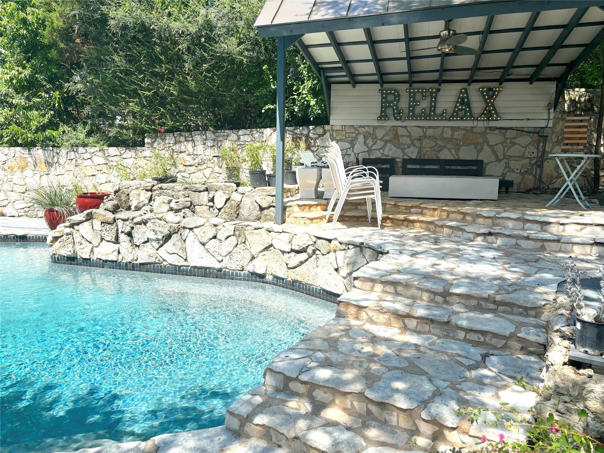 806 Rock Creek DR