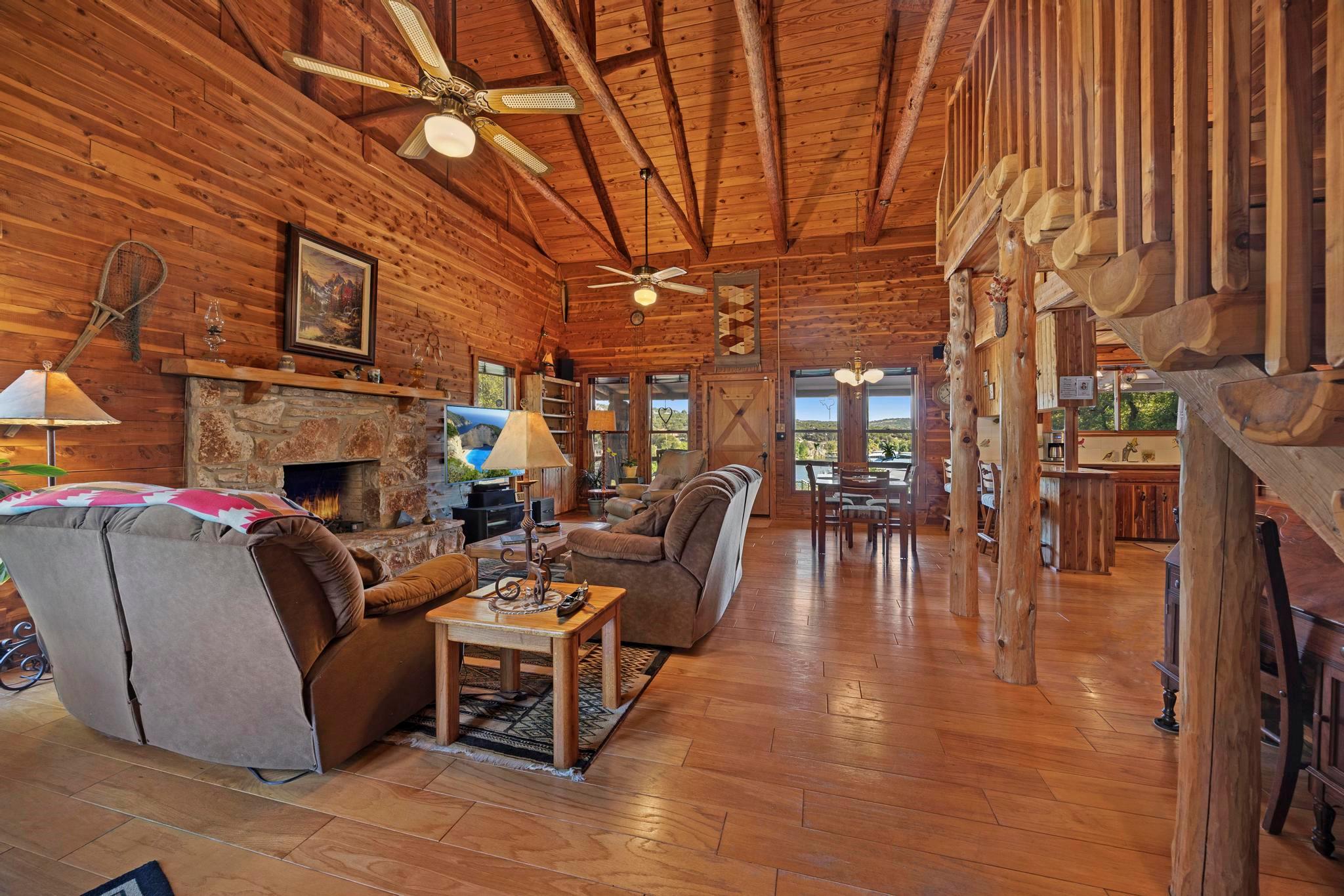 707 Cat Hollow Club DR