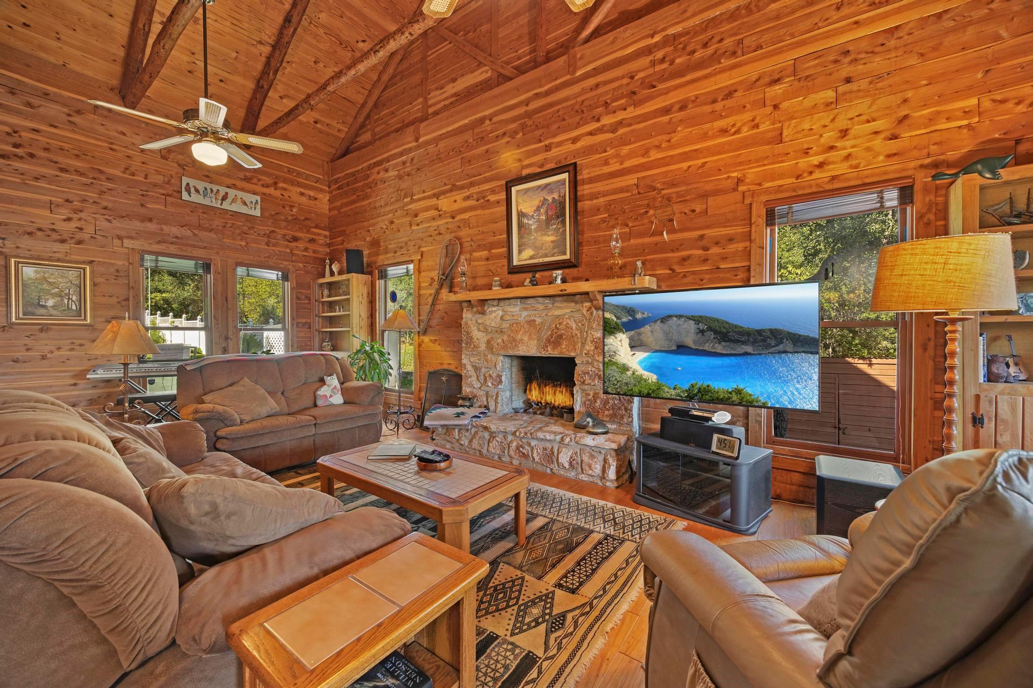 707 Cat Hollow Club DR