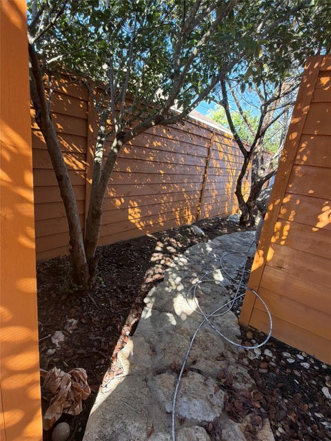 Tiny photo for 10210 Twin Lake LOOP, Dripping Springs, TX 78620 (MLS # 7324351)