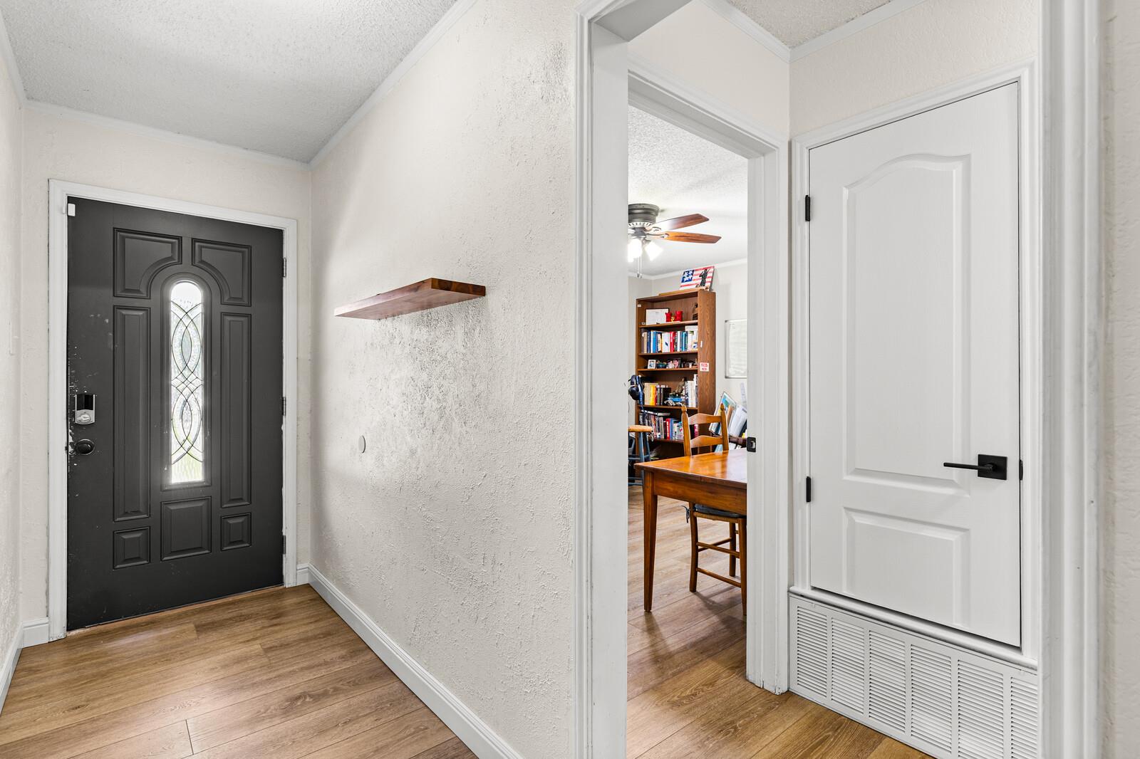 1706 Lynx CIR