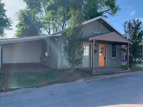 Photo of 906 Haysel ST, Bastrop, TX 78602 (MLS # 5740297)