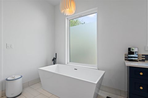 Tiny photo for 418 Venture BLVD S, Point Venture, TX 78645 (MLS # 1965460)