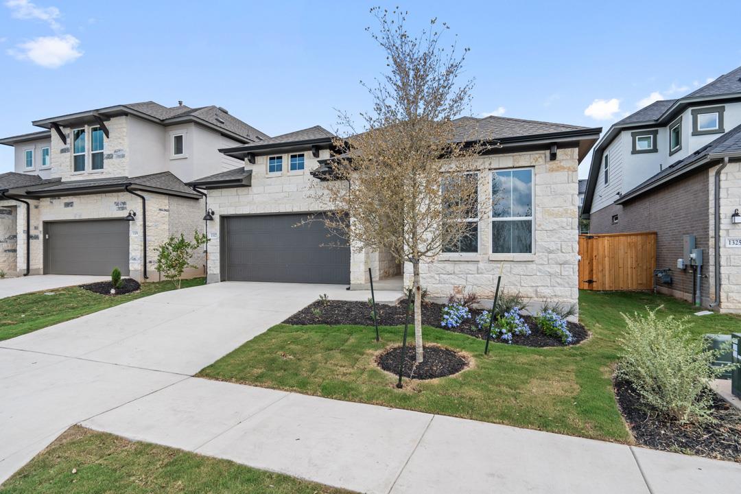 1137 North Roger Hanks Parkway