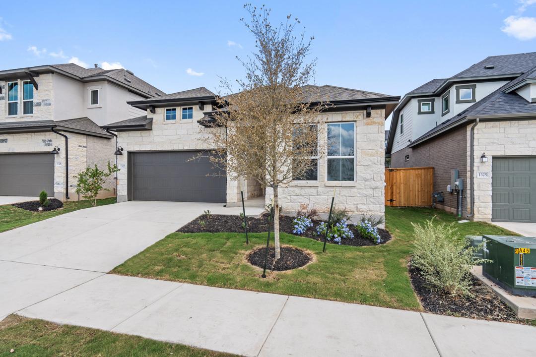 1137 North Roger Hanks Parkway