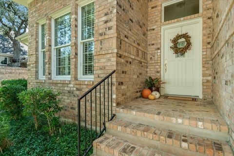 Photo of 3913 Myrick DR, Austin, TX 78731 (MLS # 5310740)