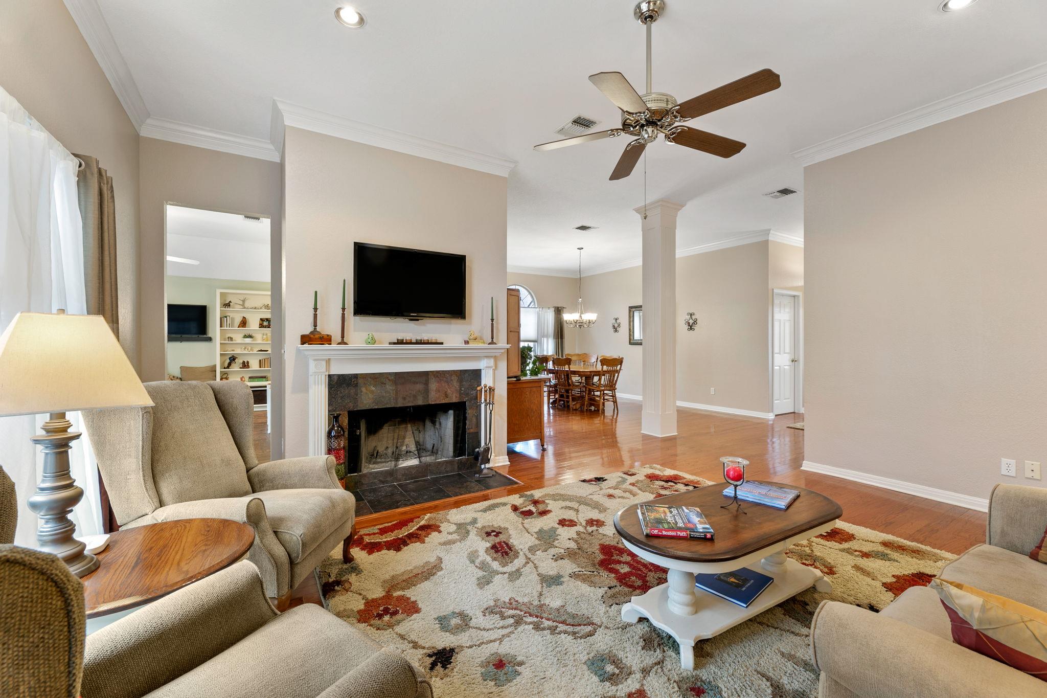 1011 Windmill RD