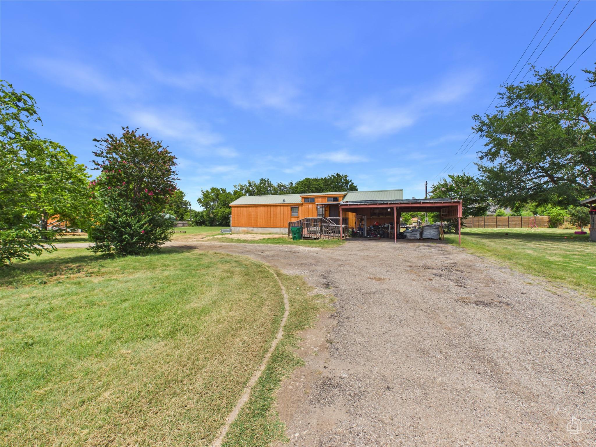 200 N Mustang Ave