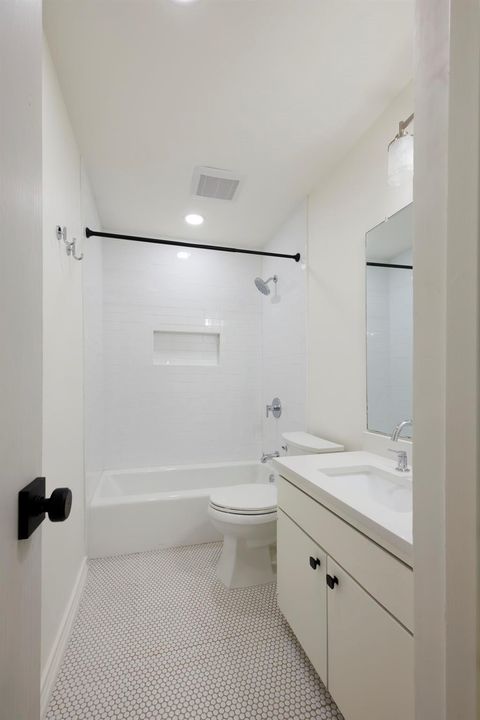 Tiny photo for 11301 Toledo DR, Austin, TX 78759 (MLS # 2290389)