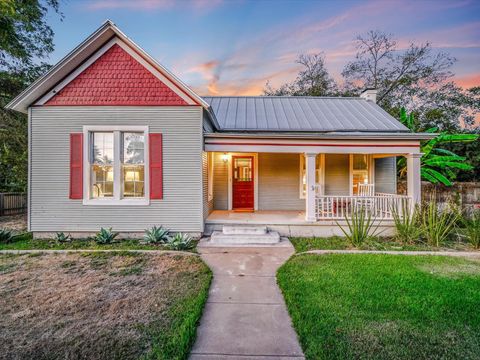 A home in Smithville