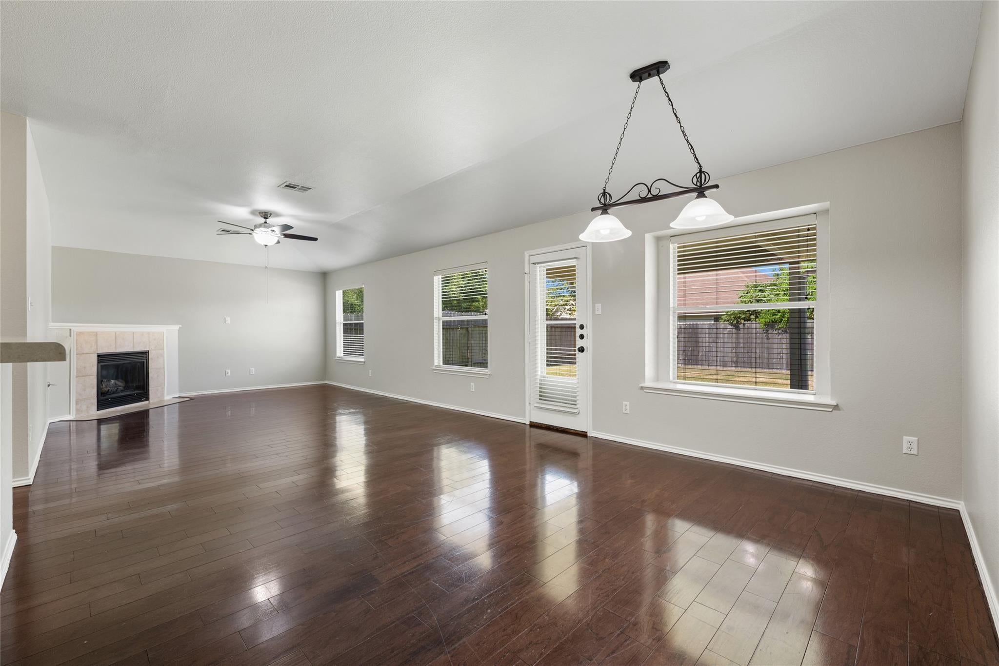 2220 Pearson WAY