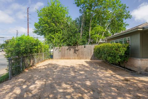 Tiny photo for 506 W 51st ST #A, Austin, TX 78751 (MLS # 6976175)