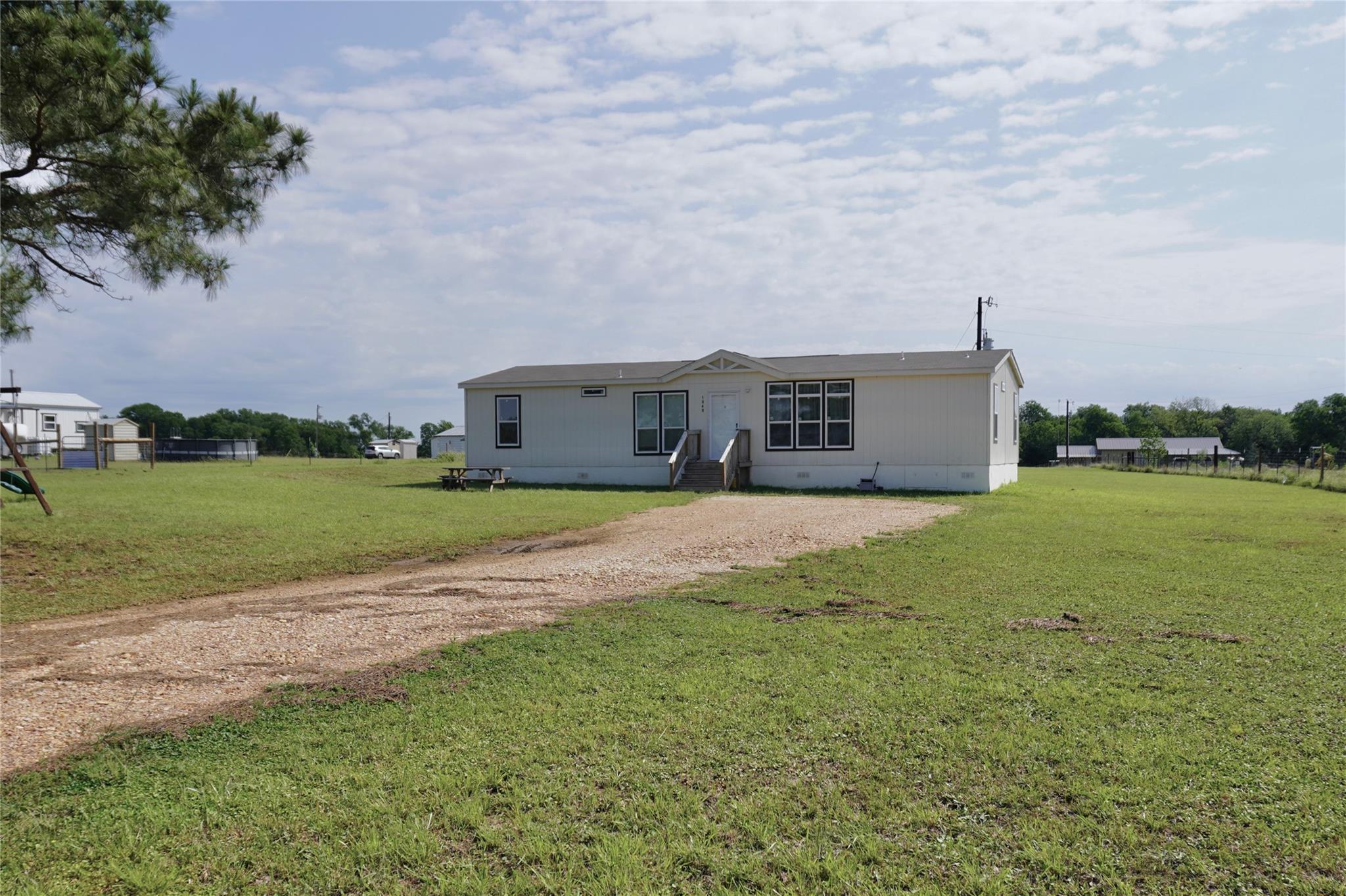 Listing image 1