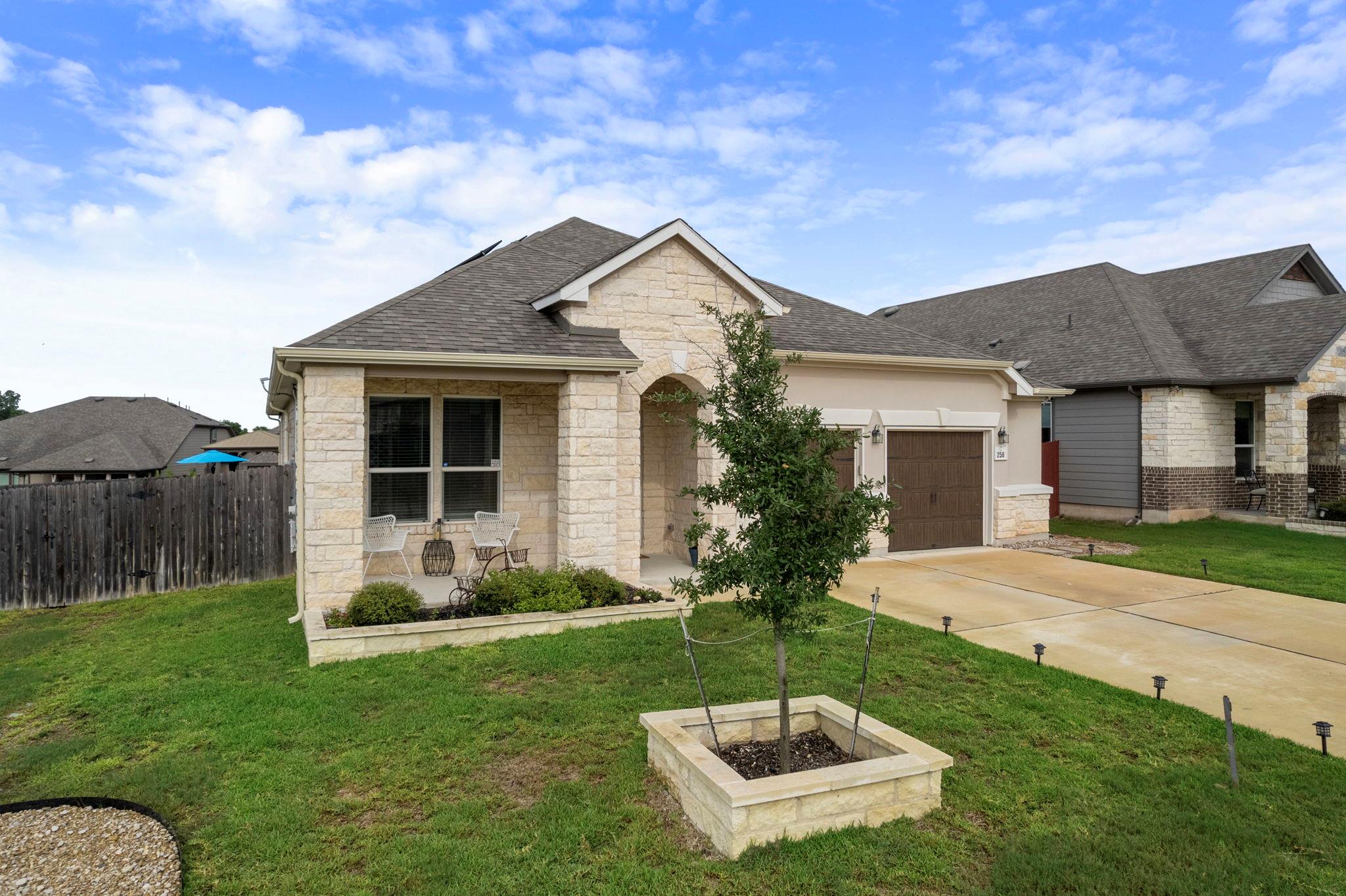 258 Johnny Cake DR
