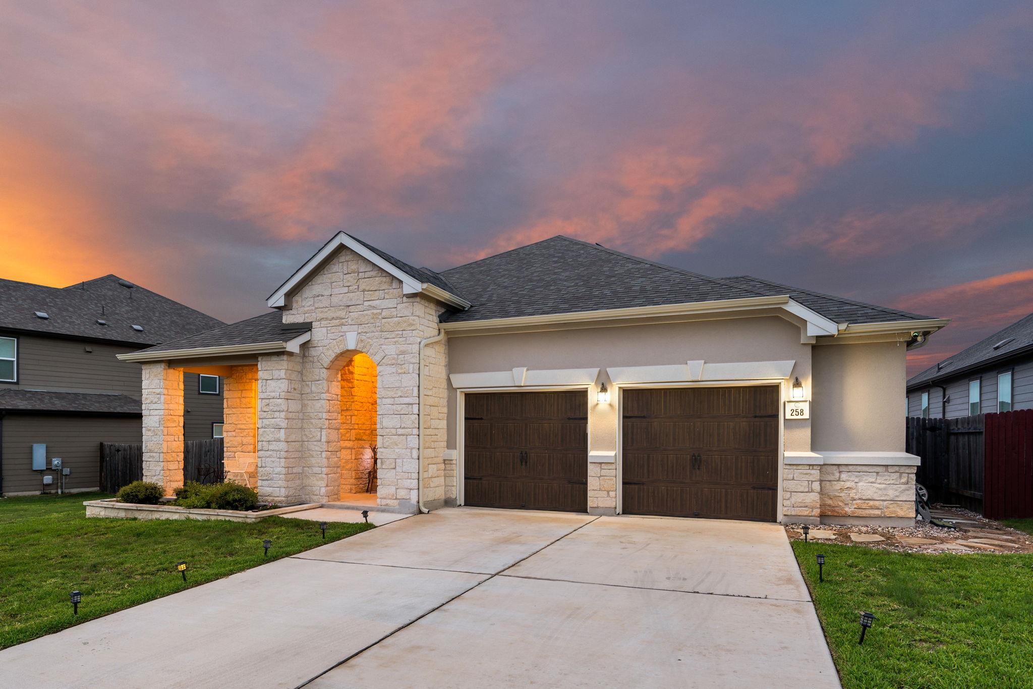 258 Johnny Cake DR