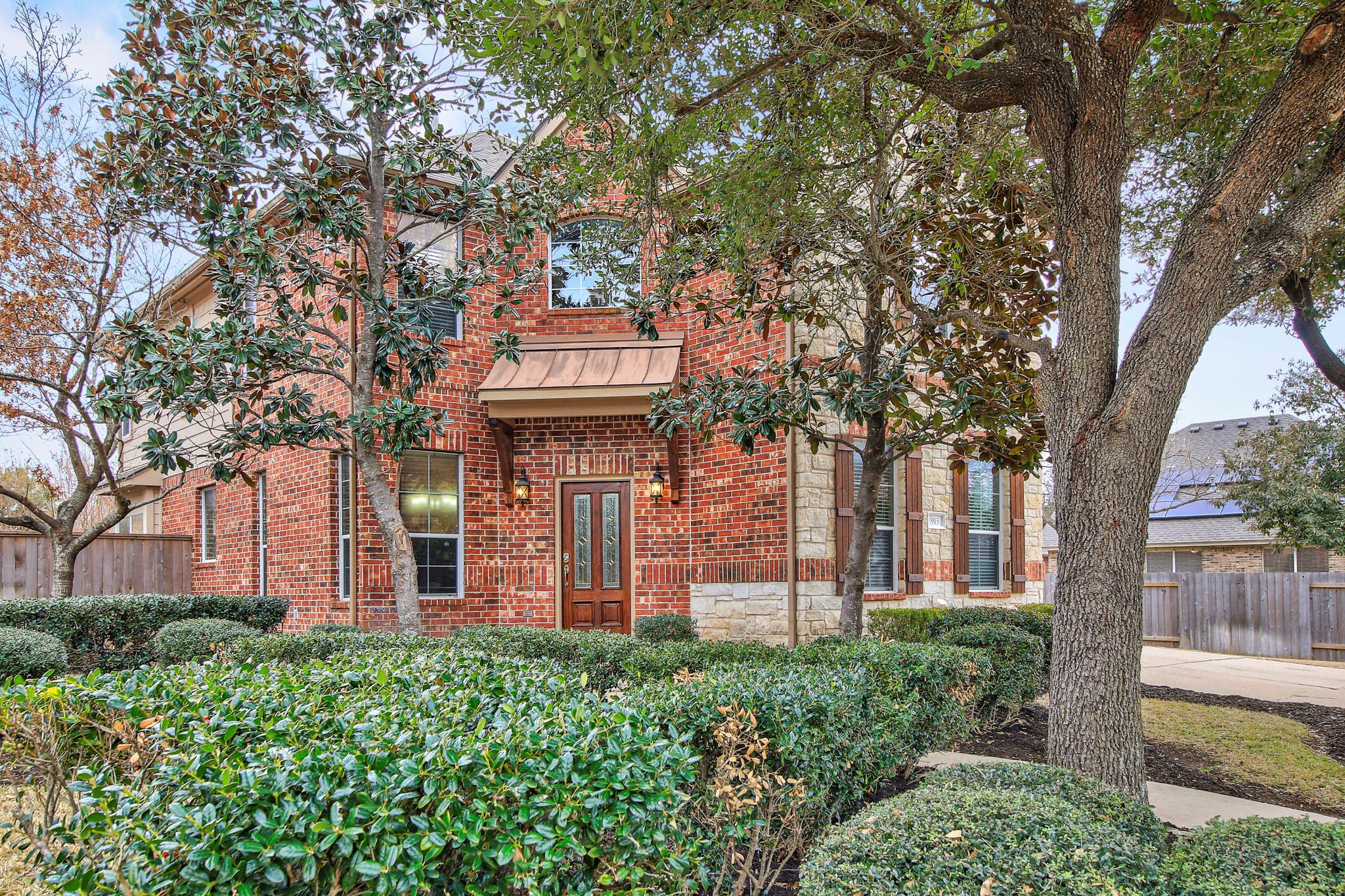 915 Mesquite Hollow PL