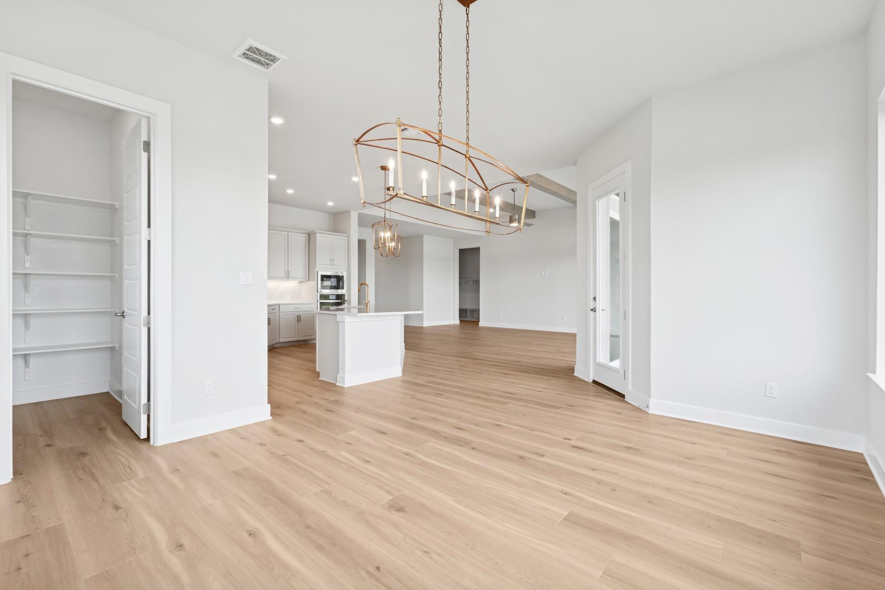 3236 Honeywood DR