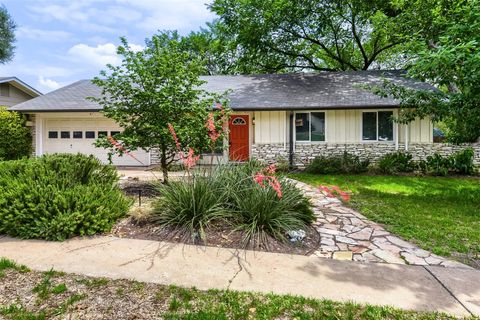 Photo of 2501 Audubon PL, Austin, TX 78741 (MLS # 6465941)