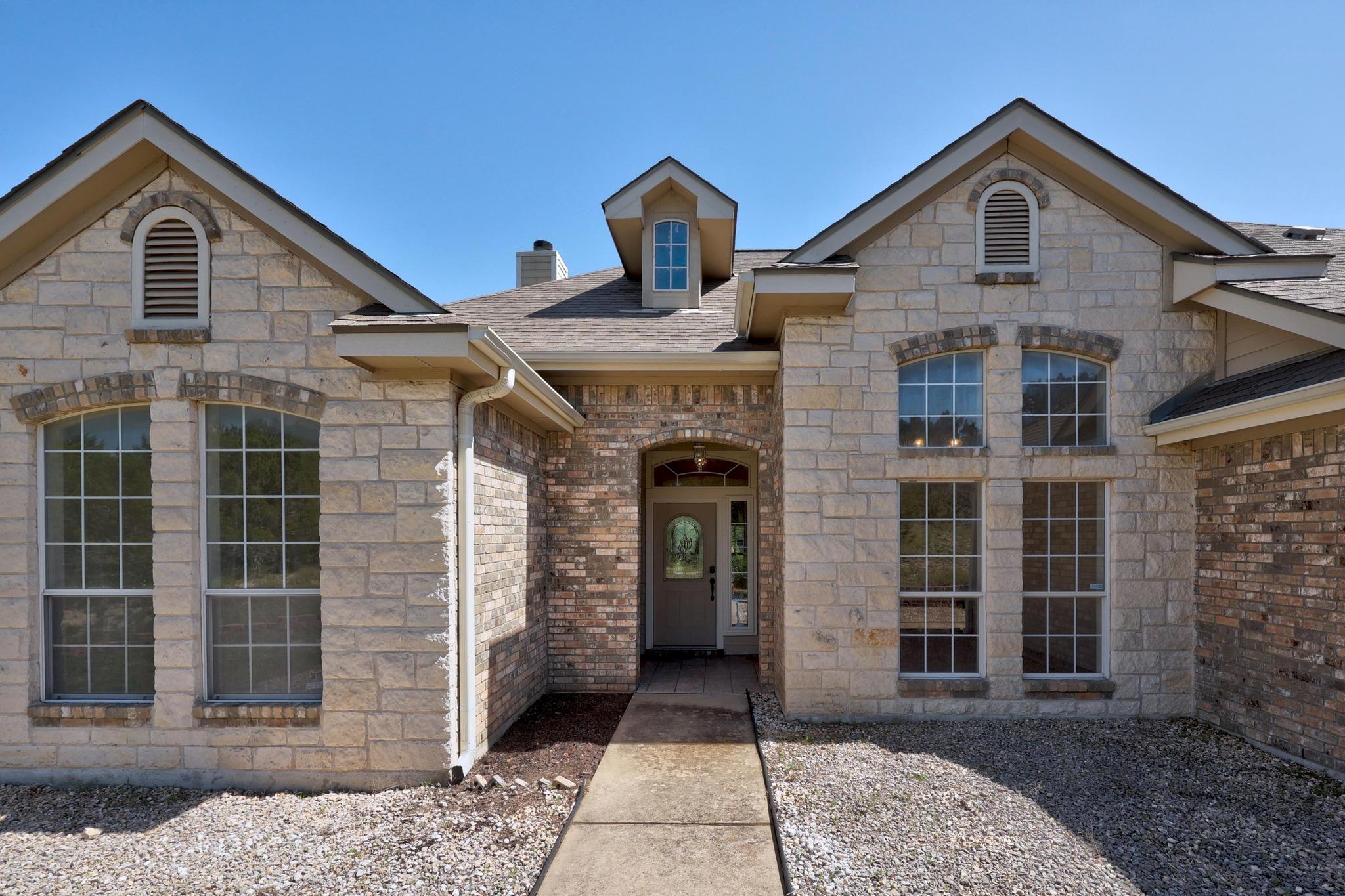 498 Aspen CIR