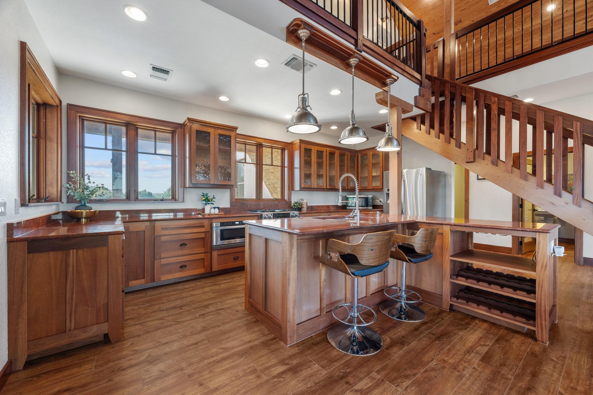 685 Hidden Creek DR