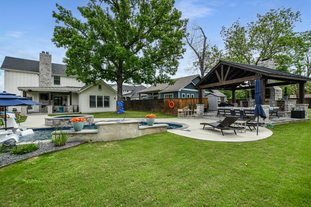 105 Retreat PL