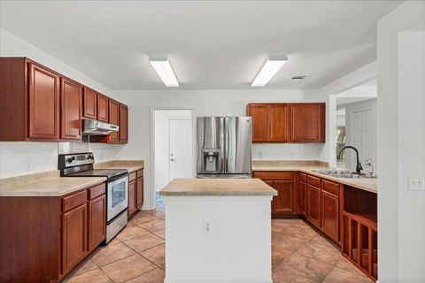 Photo of 4600 Cottonwood ST, Austin, TX 78744 (MLS # 6578130)