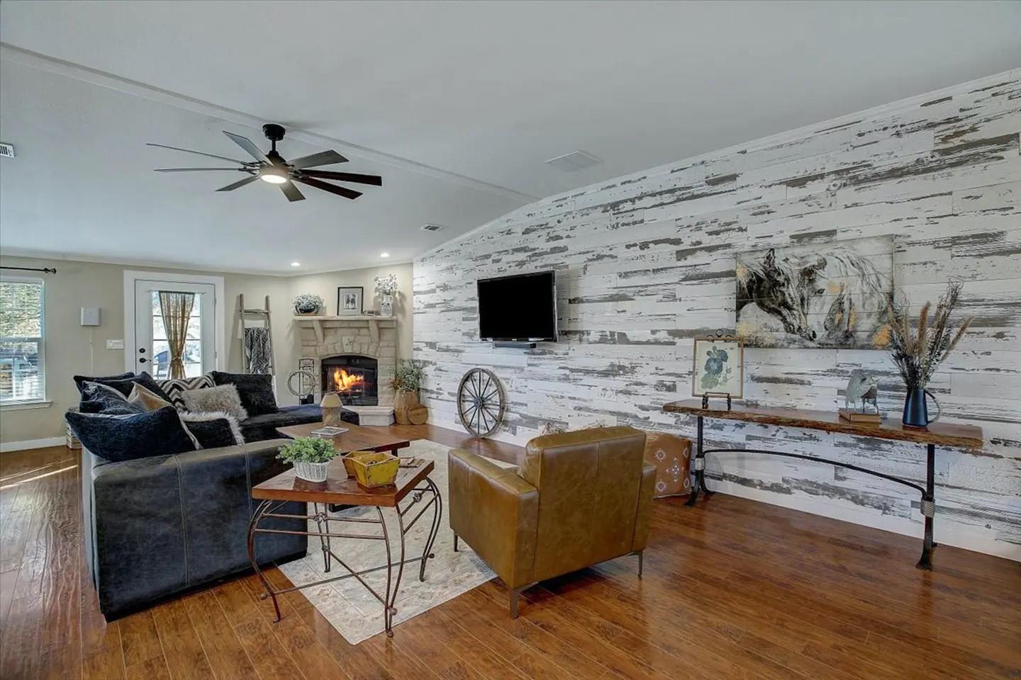 3001 Cox RD