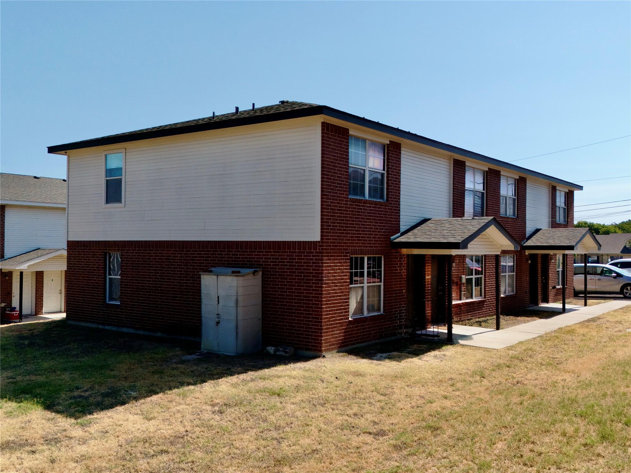 809 Industrial Ave