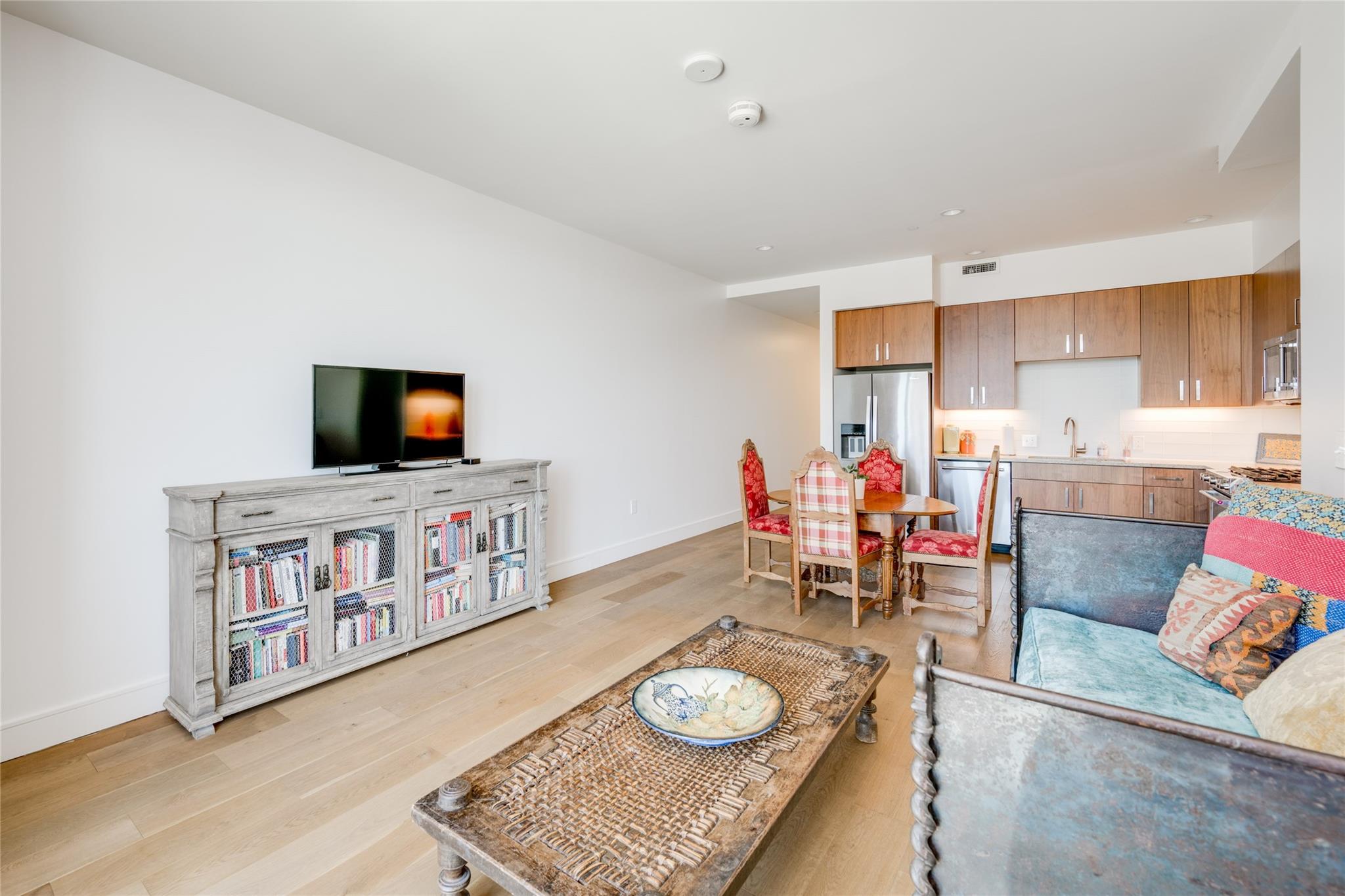 222 West Ave 1112