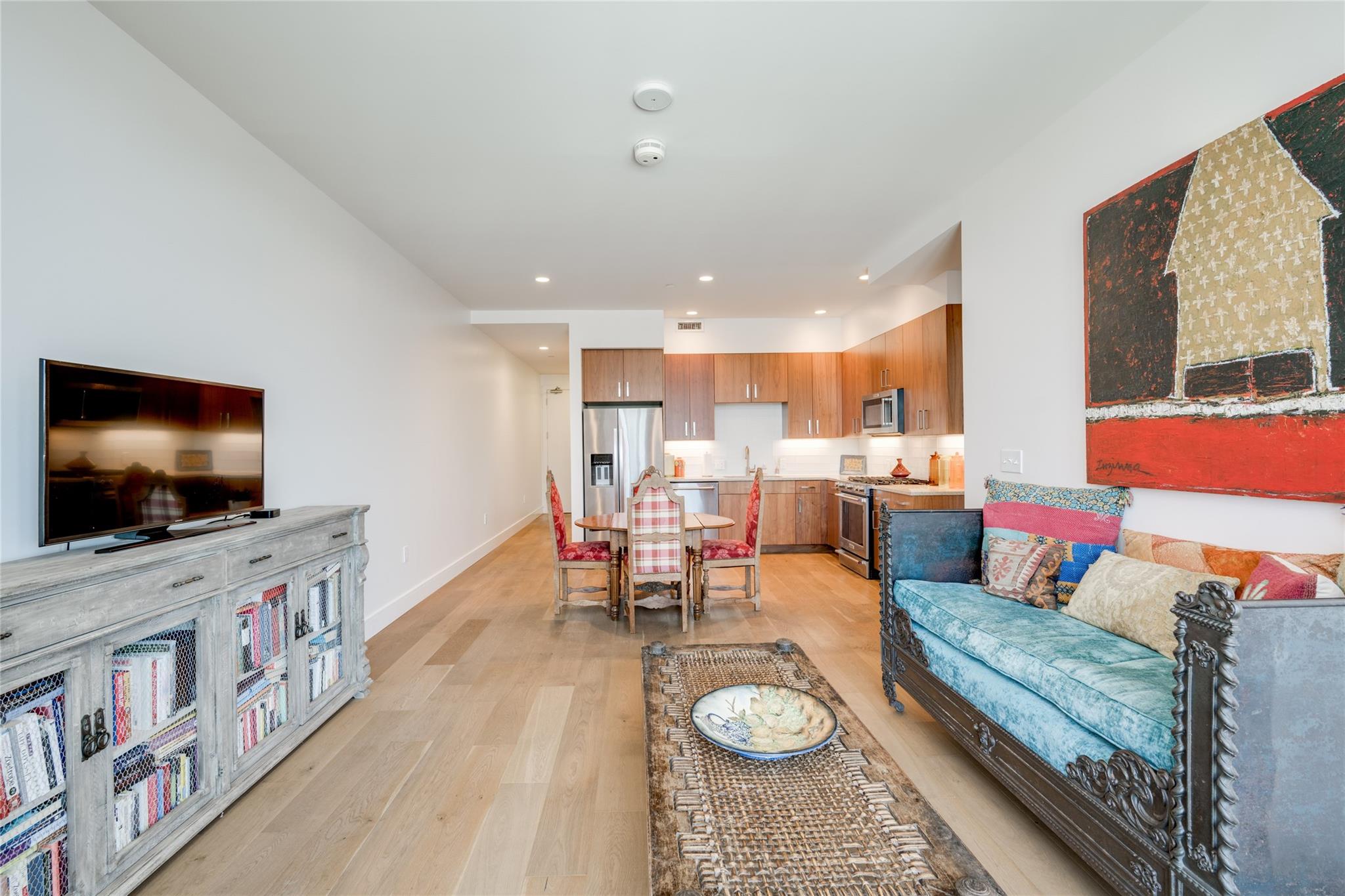 222 West Ave 1112