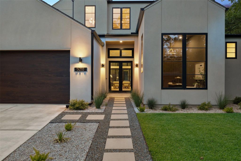 Photo for 5218 Valley Oak DR, Austin, TX 78731 (MLS # 9147473)