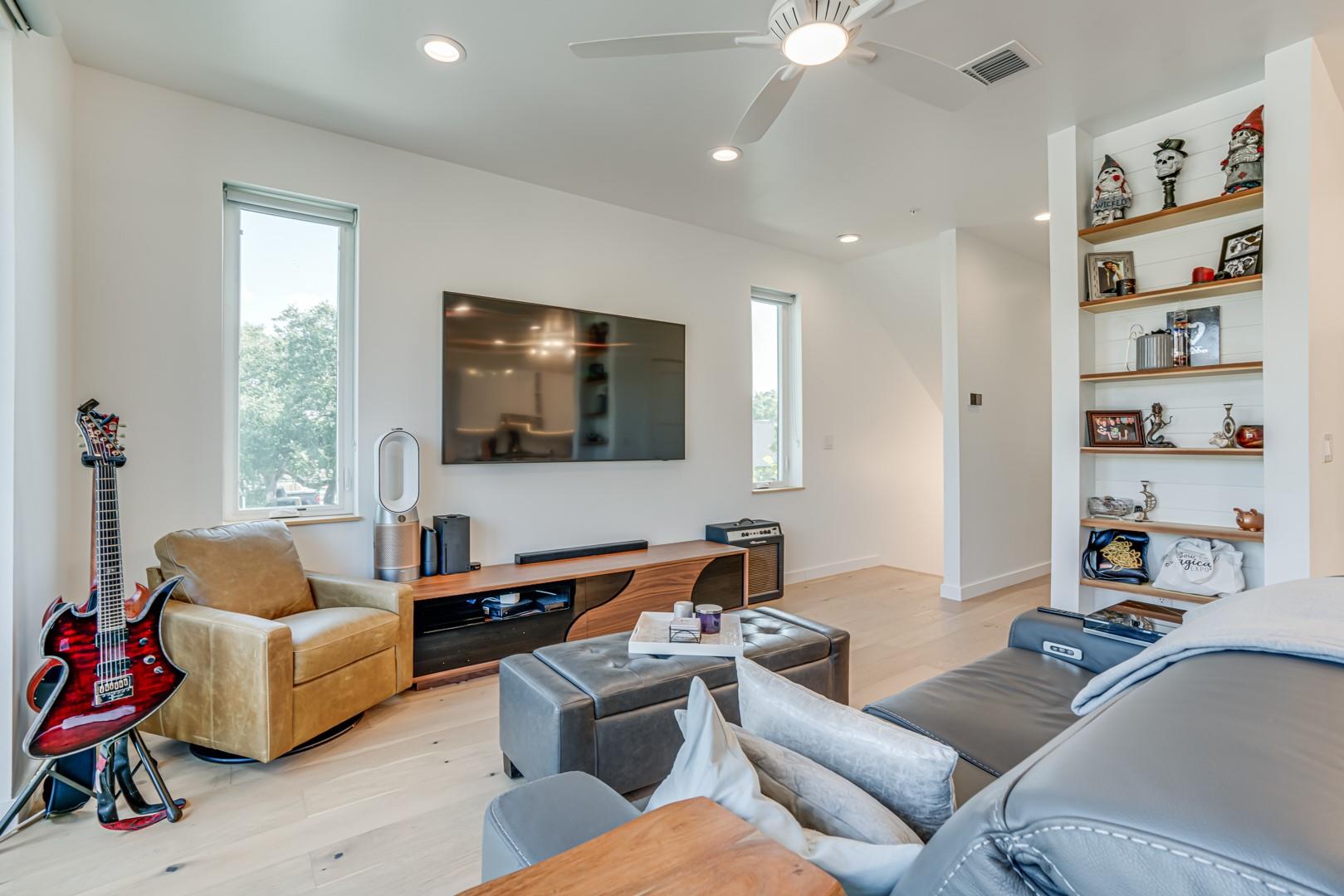 1905A Dutton DR