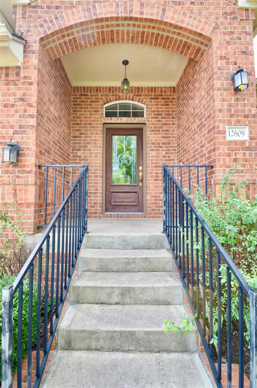 12609 Lee Park LN